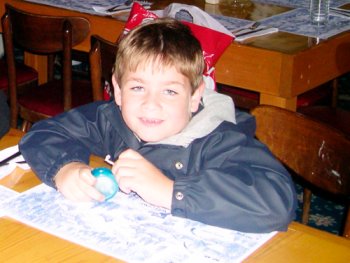 Foto de un niño un poco quemada